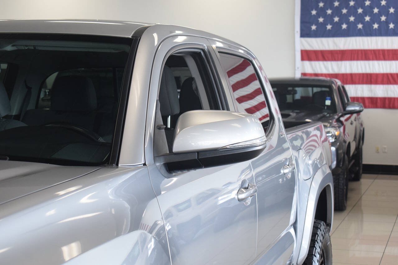 Used 2021 Toyota Tacoma SR5 w/ Technology Package AWD/4WD image 36