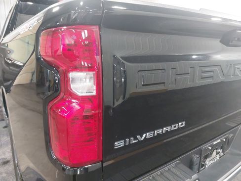 Used 2024 Chevrolet Silverado 1500 LT AWD/4WD image 34
