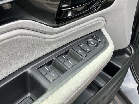 Used 2023 Honda Odyssey Touring image 15