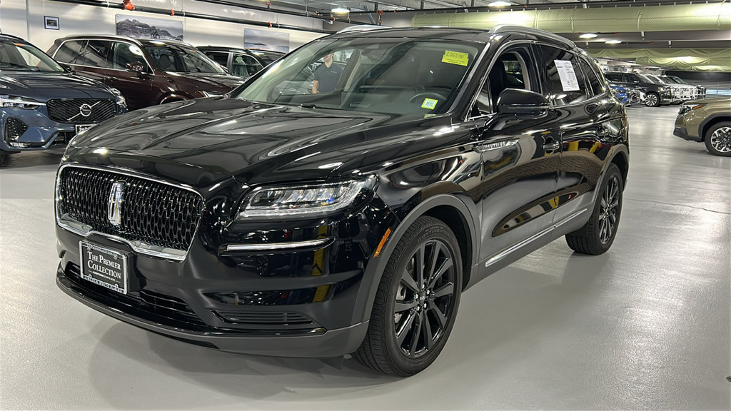 Used 2023 Lincoln Nautilus Reserve w/ Monochromatic Package AWD/4WD image 3