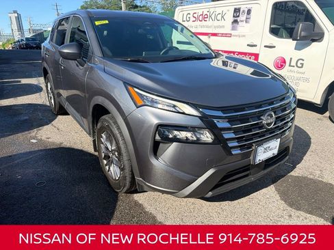 Used 2025 Nissan Rogue S AWD/4WD image 1