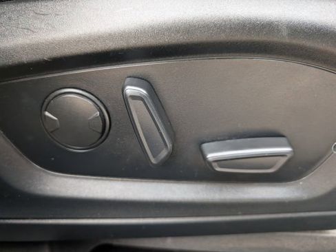 Used 2020 Ford Explorer XLT w/ Equipment Group 202A image 24