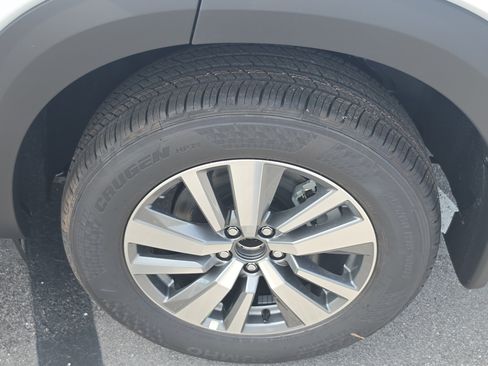 New 2026 Nissan Pathfinder SL FWD image 8