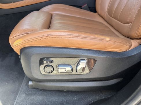 Used 2022 BMW X7 xDrive40i w/ M Sport Package AWD/4WD image 10