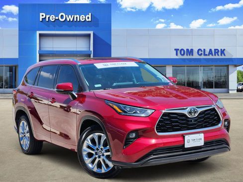 Used 2021 Toyota Highlander Limited FWD image 1