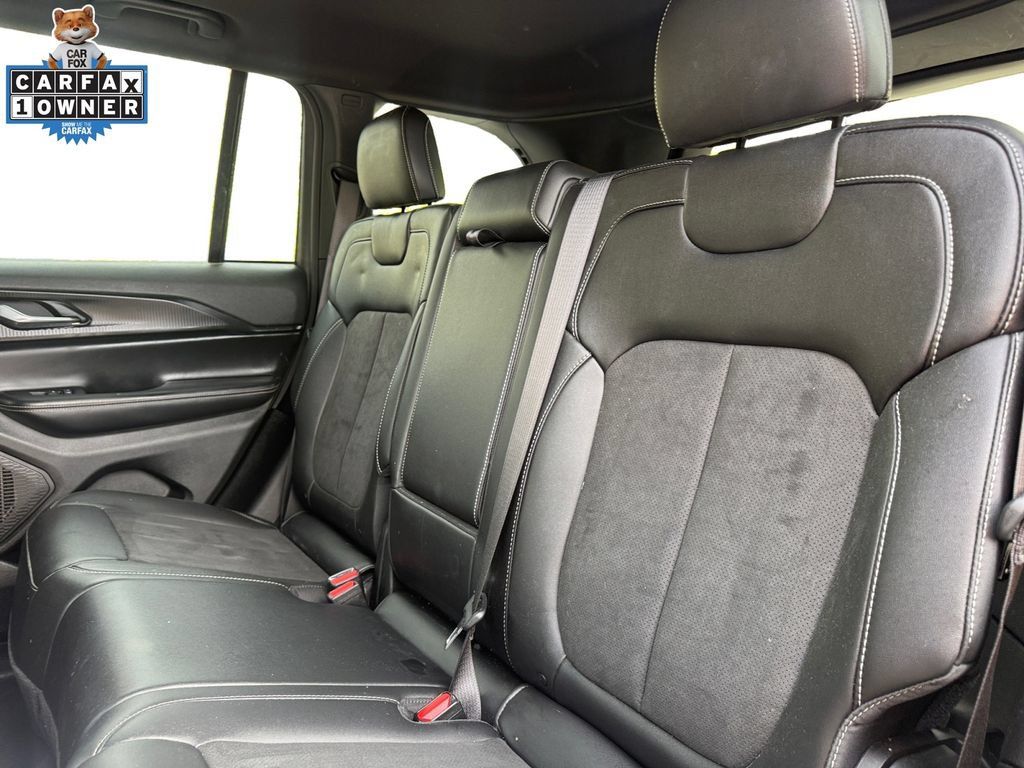 Certified 2024 Jeep Grand Cherokee Altitude AWD/4WD image 14