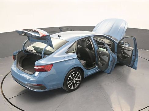 Used 2025 Volkswagen Jetta SE FWD image 65