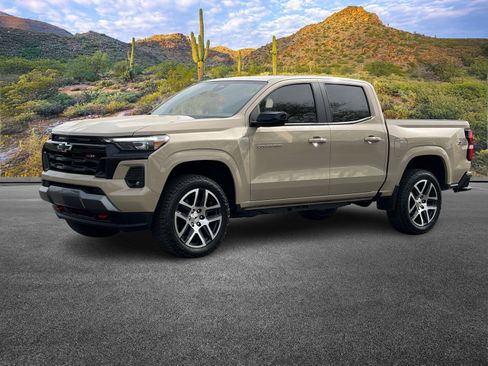 Used 2023 Chevrolet Colorado Z71 w/ Z71 Convenience Package 2 AWD/4WD image 6