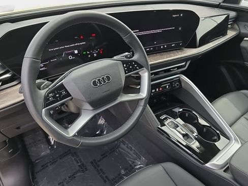 Used 2025 Audi Q5 Premium w/ Convenience Package AWD/4WD image 19