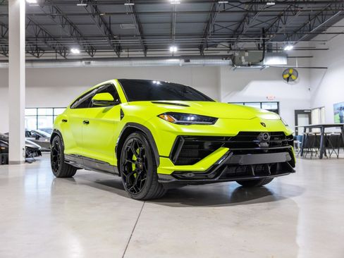 Used 2024 Lamborghini Urus Performante image 3