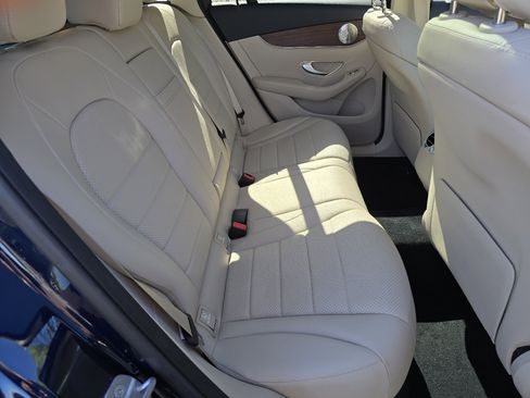 Used 2020 Mercedes-Benz GLC 300 4MATIC image 30