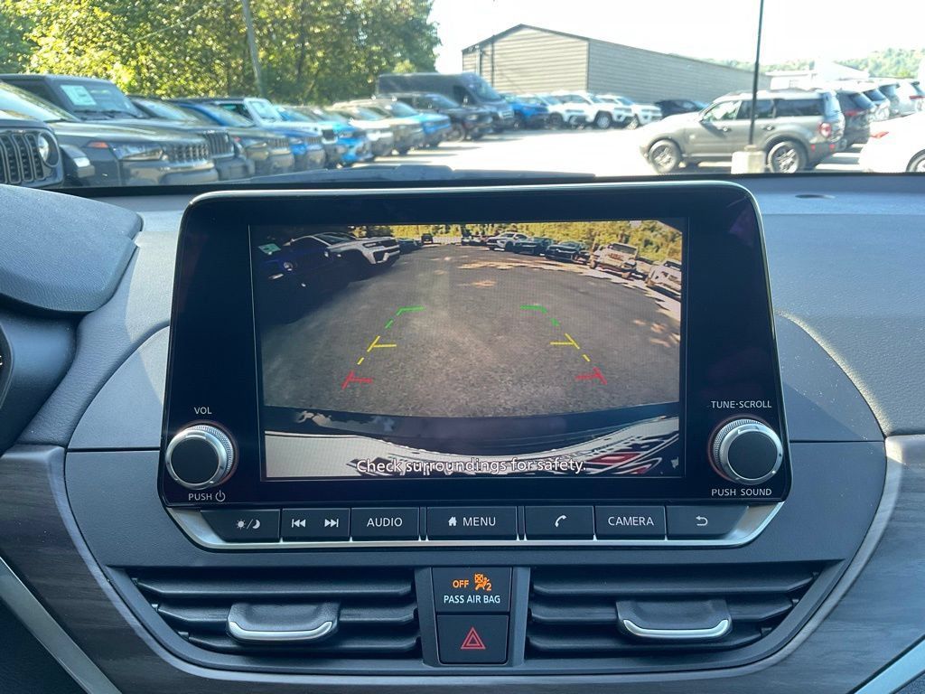 Used 2025 Nissan Altima 2.5 SV FWD image 18