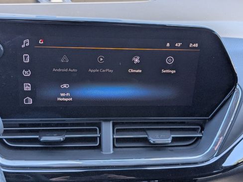 Used 2025 Chevrolet Trax RS w/ Driver Confidence Package image 9