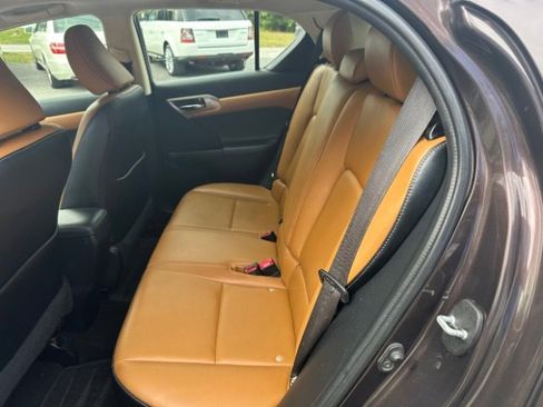 Used 2015 Lexus CT 200h w/ Seat Comfort Package image 31