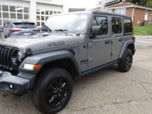 Used 2020 Jeep Wrangler Unlimited Sport image 2
