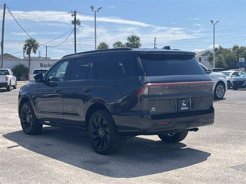 New 2025 Lincoln Navigator Reserve w/ Jet Appearance Package image 3