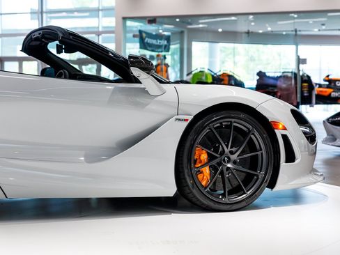 New 2027 McLaren 750S Spider RWD image 8
