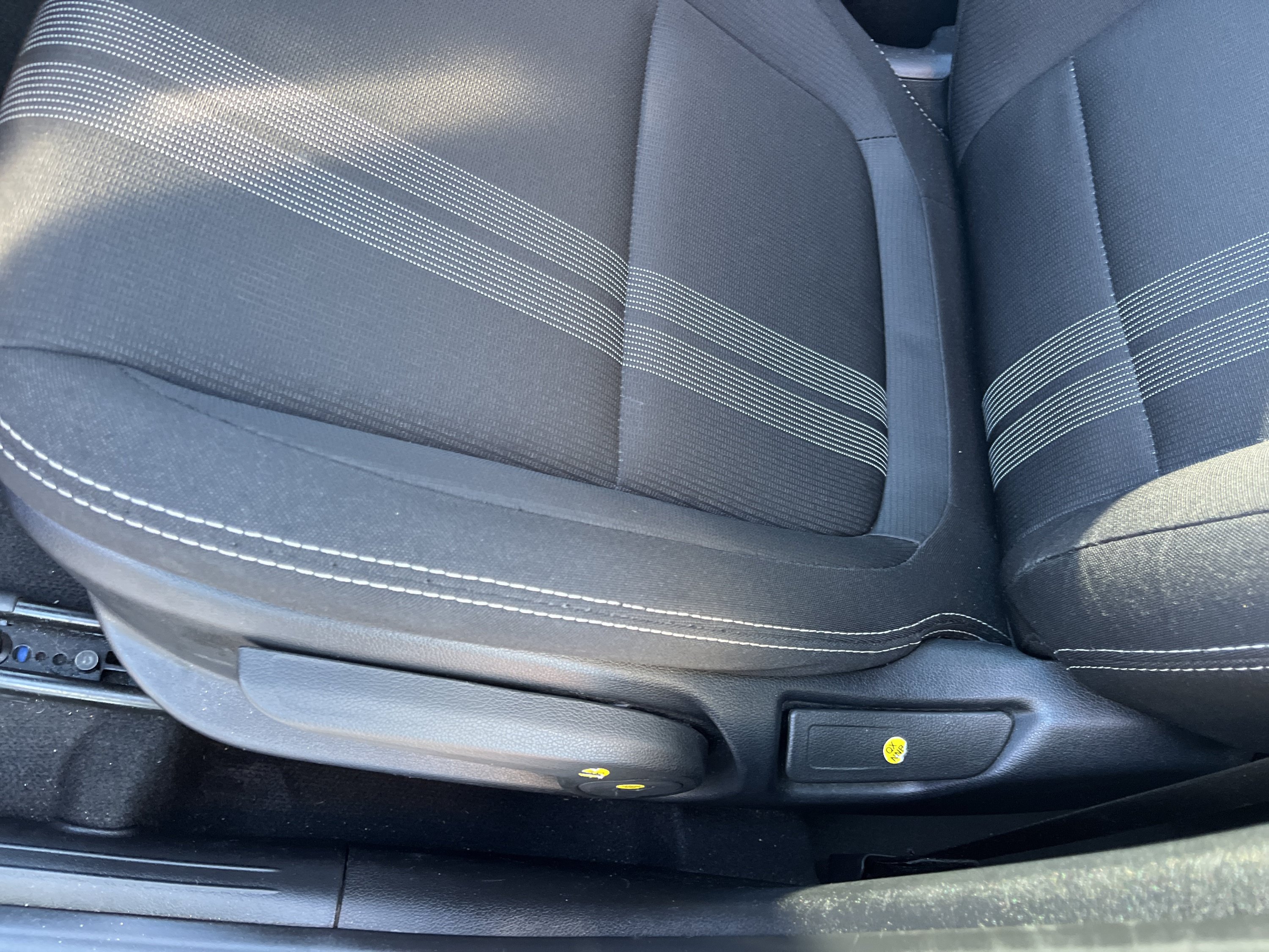 Used 2025 Hyundai Venue SEL FWD image 14