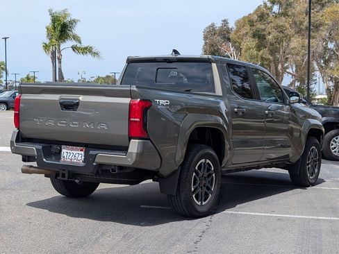 Used 2024 Toyota Tacoma TRD Sport w/ TRD Sport Premium Package RWD image 13
