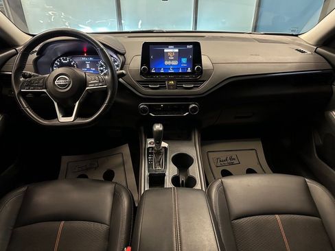 Used 2022 Nissan Altima 2.5 SR w/ Midnight Edition Package image 9