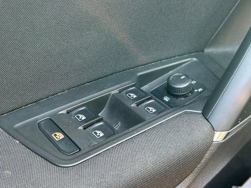 Used 2020 Volkswagen Tiguan S FWD image 22