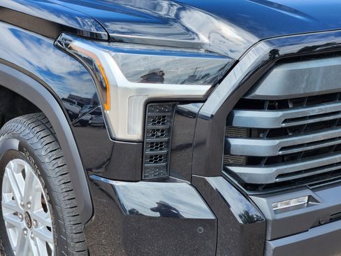 Used 2023 Toyota Tundra SR5 w/ SR5 Convenience Package AWD/4WD image 6