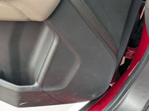 Used 2023 GMC Canyon Denali image 13