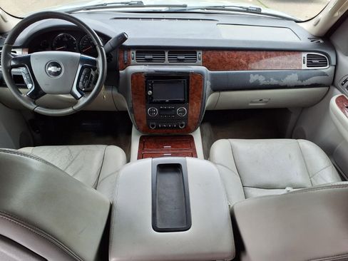 Used 2008 Chevrolet Suburban LT w/ LT Preferred Equipment Group RWD image 14