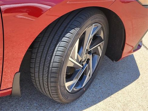 New 2025 Hyundai Elantra Sport image 5