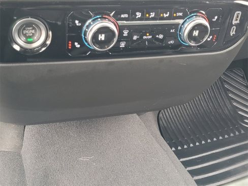 Used 2023 GMC Sierra 1500 Elevation image 18