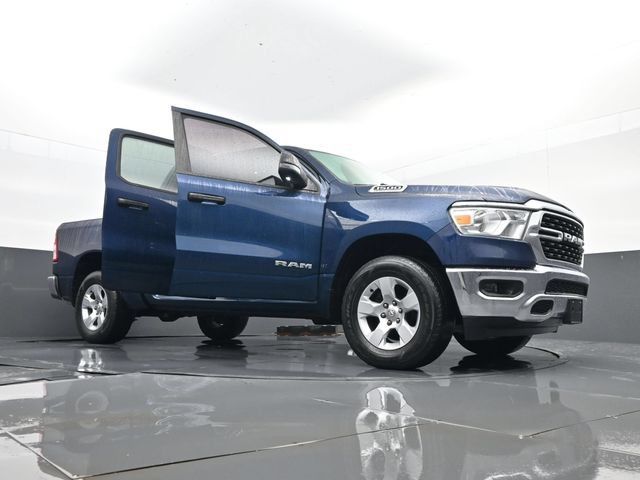 Used 2024 RAM 1500 Big Horn AWD/4WD image 30