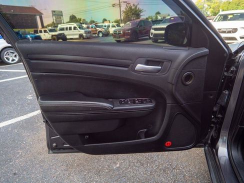 Used 2014 Chrysler 300 S RWD image 14
