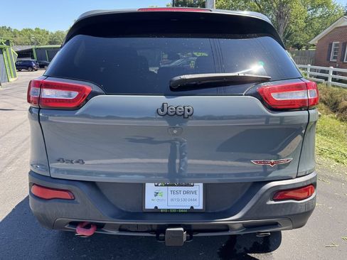 Used 2014 Jeep Cherokee Trailhawk w/ Comfort/Convenience Group AWD/4WD image 5