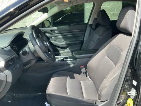 Used 2020 Nissan Altima 2.5 S AWD/4WD image 12