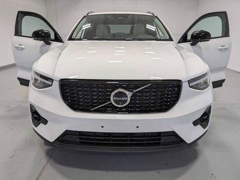Used 2025 Volvo XC40 B5 Plus w/ Protection Package Premier AWD/4WD image 15
