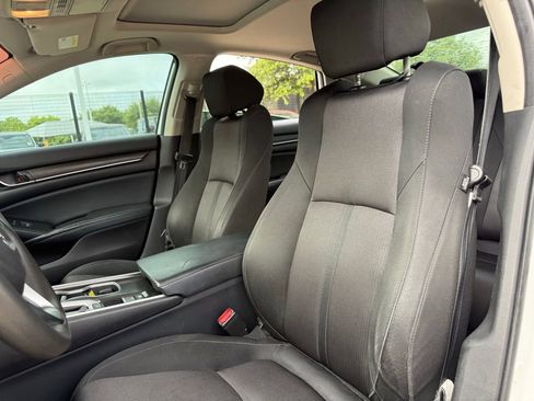 Used 2018 Honda Accord EX image 10