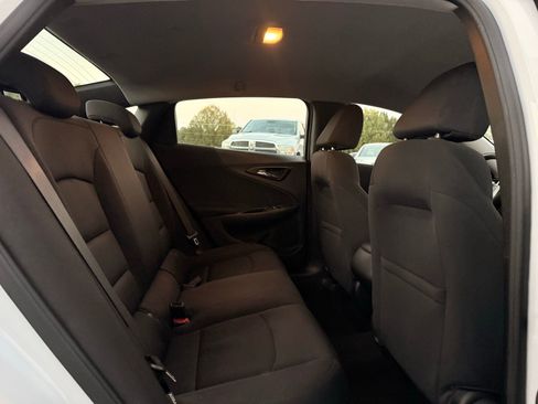 Used 2022 Chevrolet Malibu RS image 17