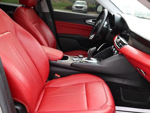 Used 2020 Alfa Romeo Giulia Ti w/ Nero Edizione image 15