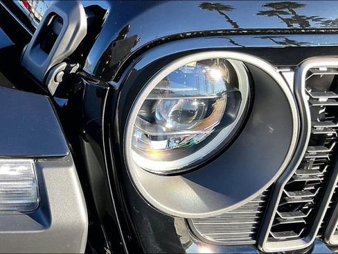 New 2026 Jeep Gladiator Mojave image 11