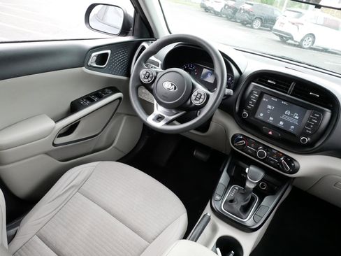 Used 2020 Kia Soul S FWD image 9