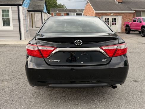 Used 2017 Toyota Camry SE FWD image 7