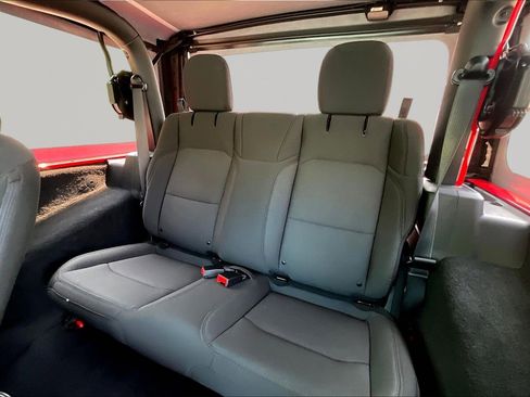 Used 2018 Jeep Wrangler Sport AWD/4WD image 23
