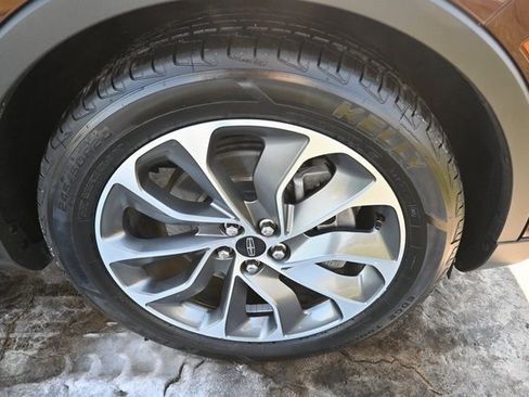 Used 2023 Lincoln Nautilus Reserve w/ Equipment Group 201A image 11