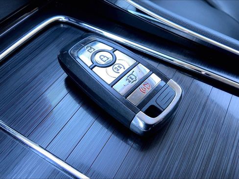 Used 2025 Lincoln Aviator Reserve w/ Equipment Group 201A image 13