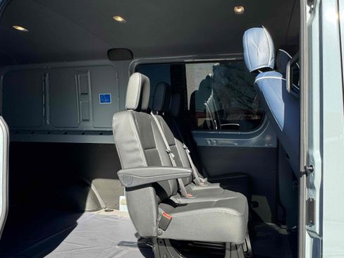 Used 2023 Mercedes-Benz Sprinter 2500 image 28