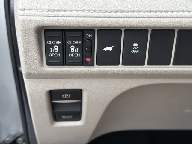 Used 2025 Honda Odyssey EX-L image 32