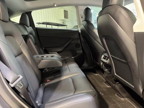 Used 2022 Tesla Model Y Performance AWD/4WD image 16