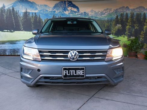 Used 2018 Volkswagen Tiguan SE image 2