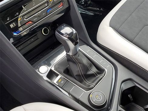 New 2026 Volkswagen Taos SE image 31