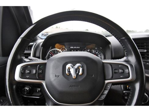 Used 2020 RAM 1500 Big Horn AWD/4WD image 17